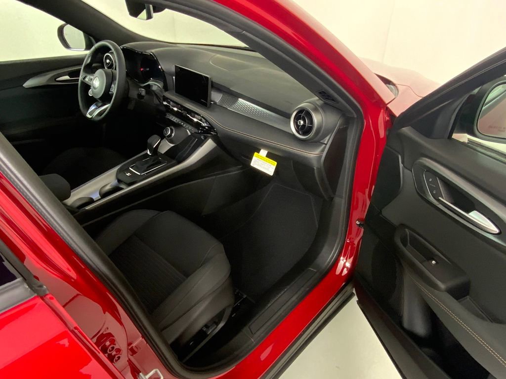 New 2025 Alfa Romeo Tonale AWD/4WD image 39
