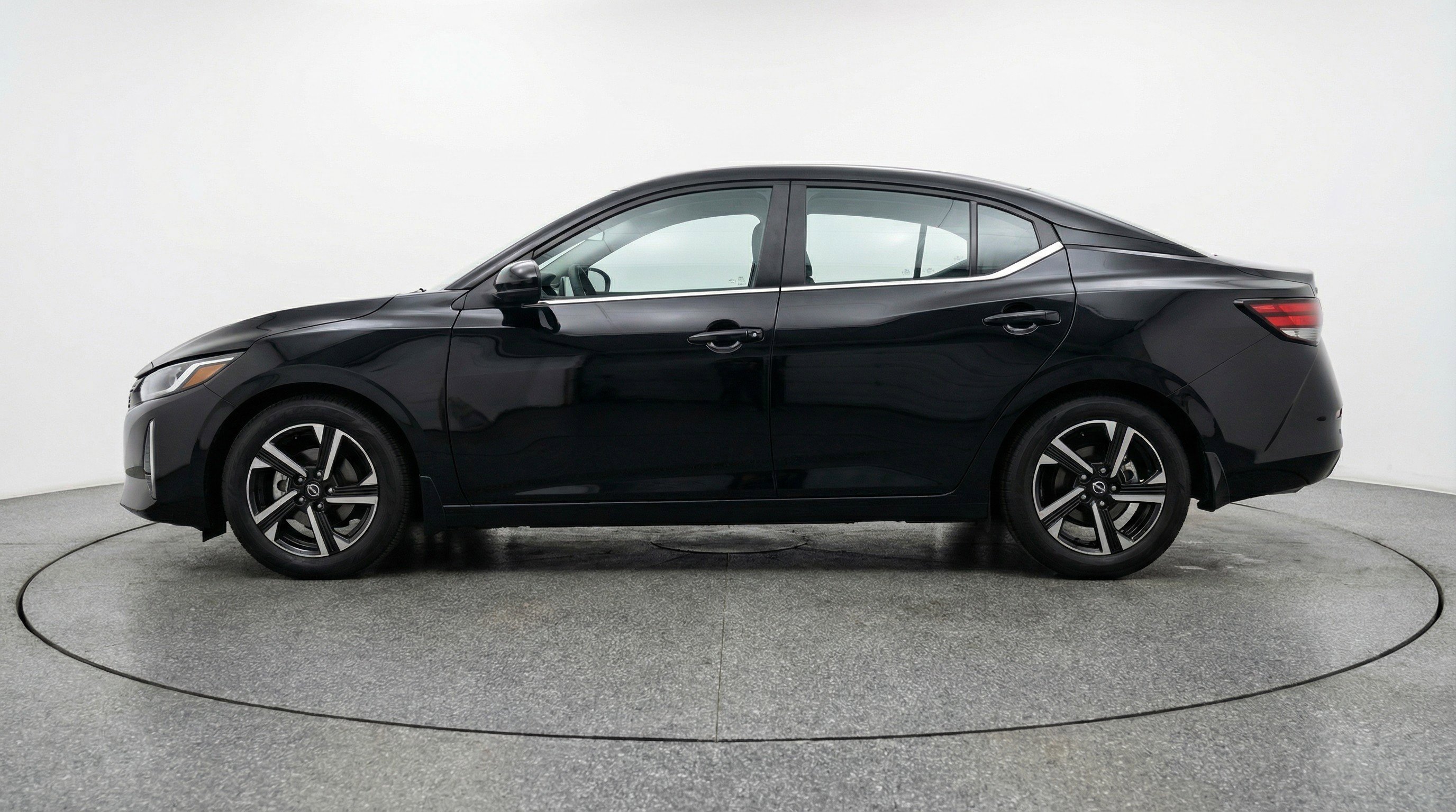 Used 2025 Nissan Sentra SV image 5