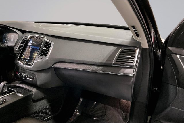 Used 2020 Volvo XC90 T8 Momentum w/ Protection Package Premier AWD/4WD image 19