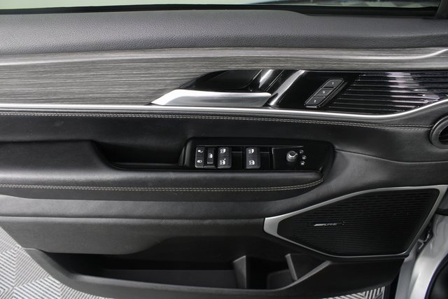 Used 2023 Jeep Wagoneer L Series II image 14