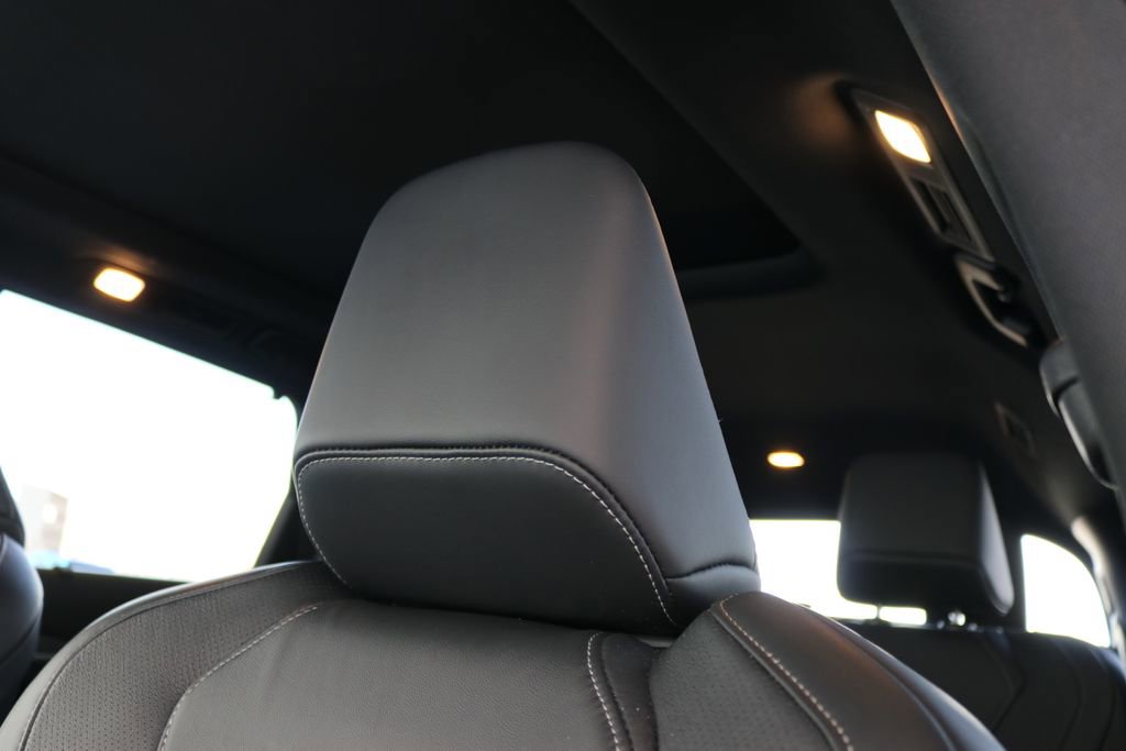 Certified 2025 INFINITI QX60 Luxe w/ Black Edition image 17