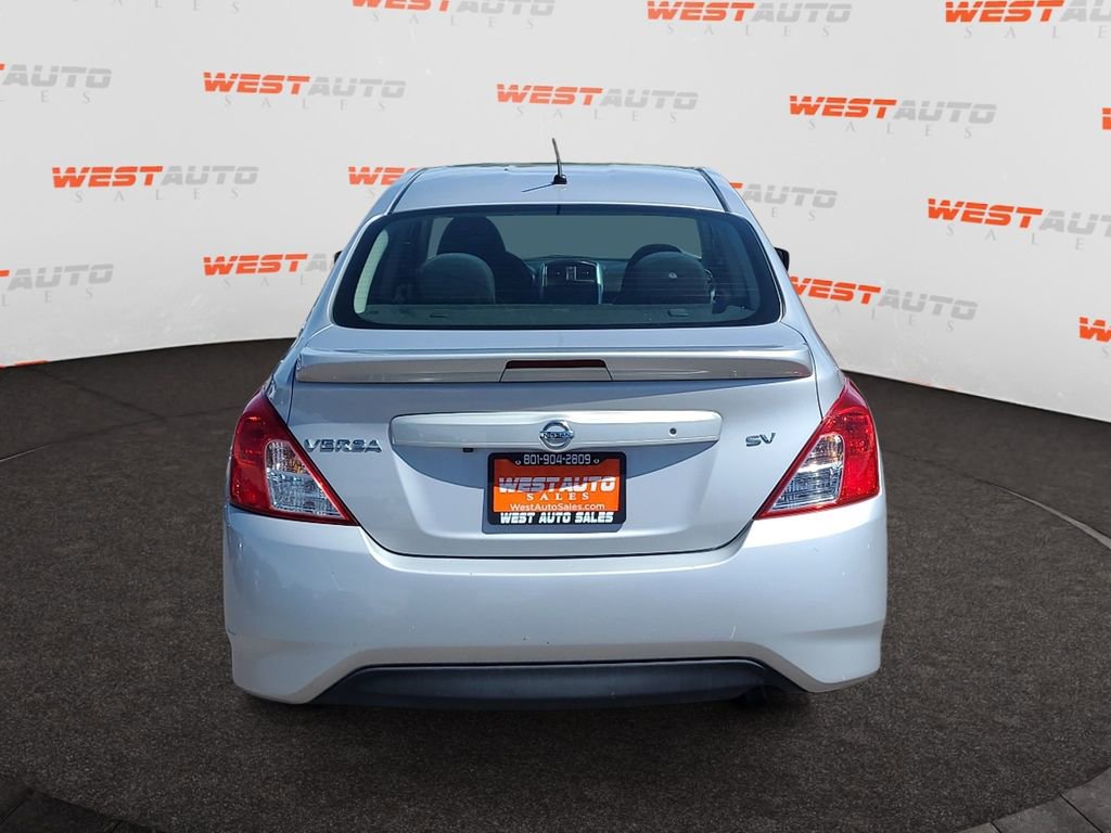 Used 2019 Nissan Versa SV FWD image 4