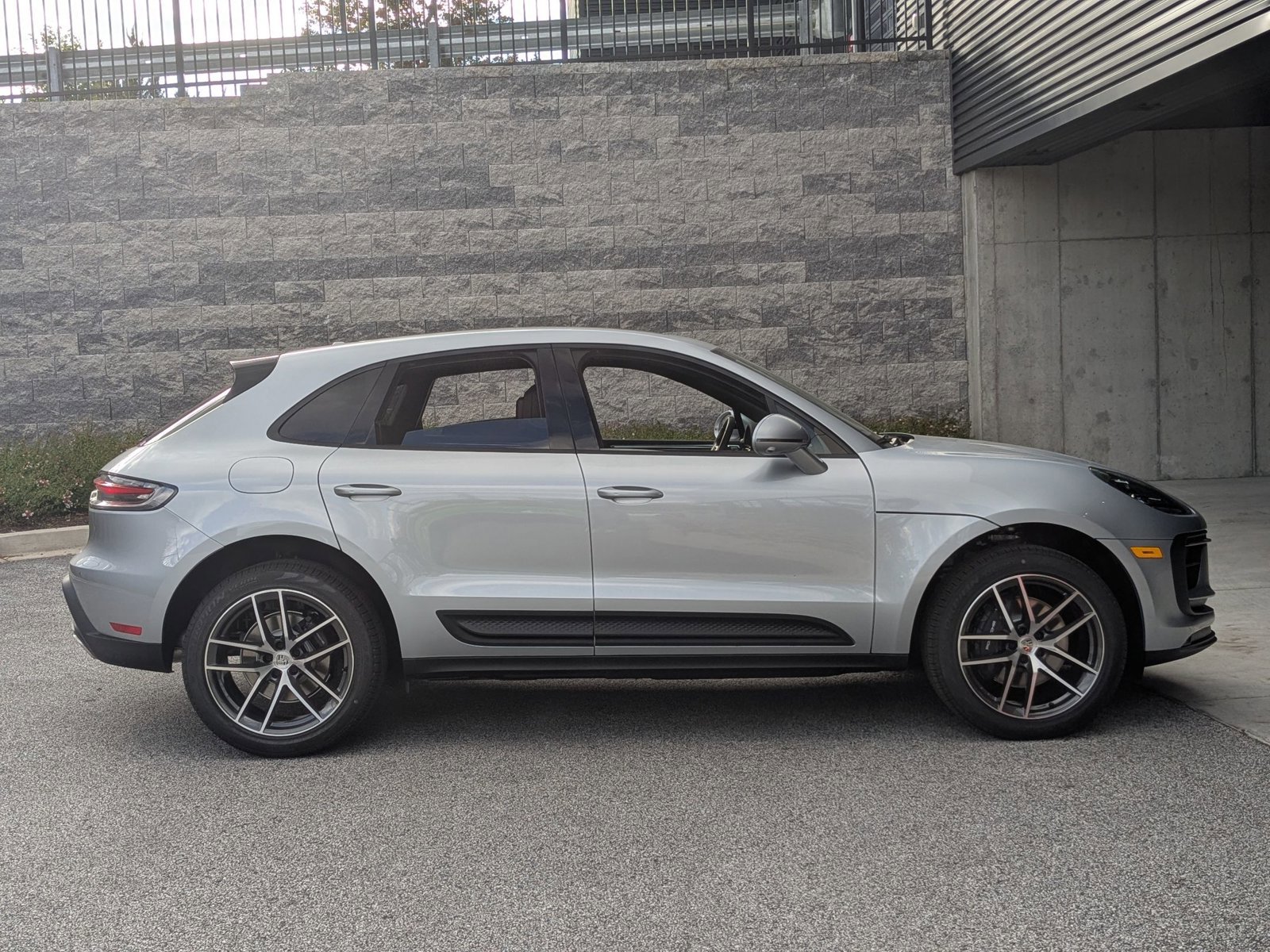 Certified 2026 Porsche Macan image 8