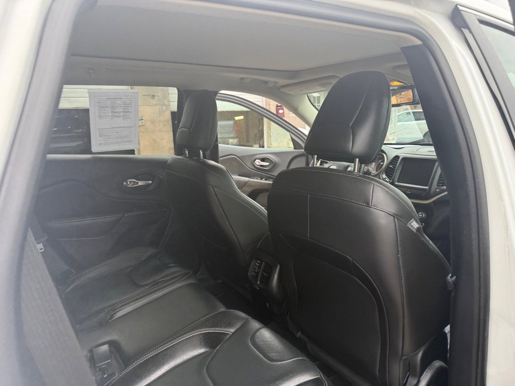 Used 2016 Jeep Cherokee Limited image 44