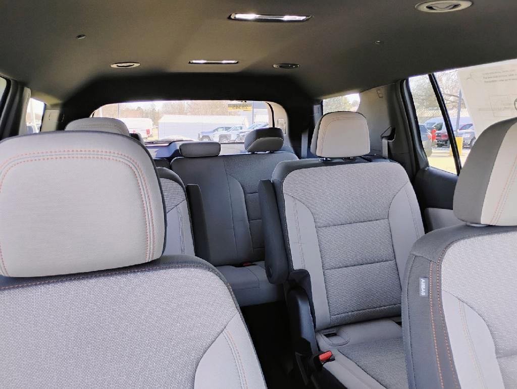 New 2025 Chevrolet Traverse LT w/ Midnight/Sport Edition AWD/4WD image 11