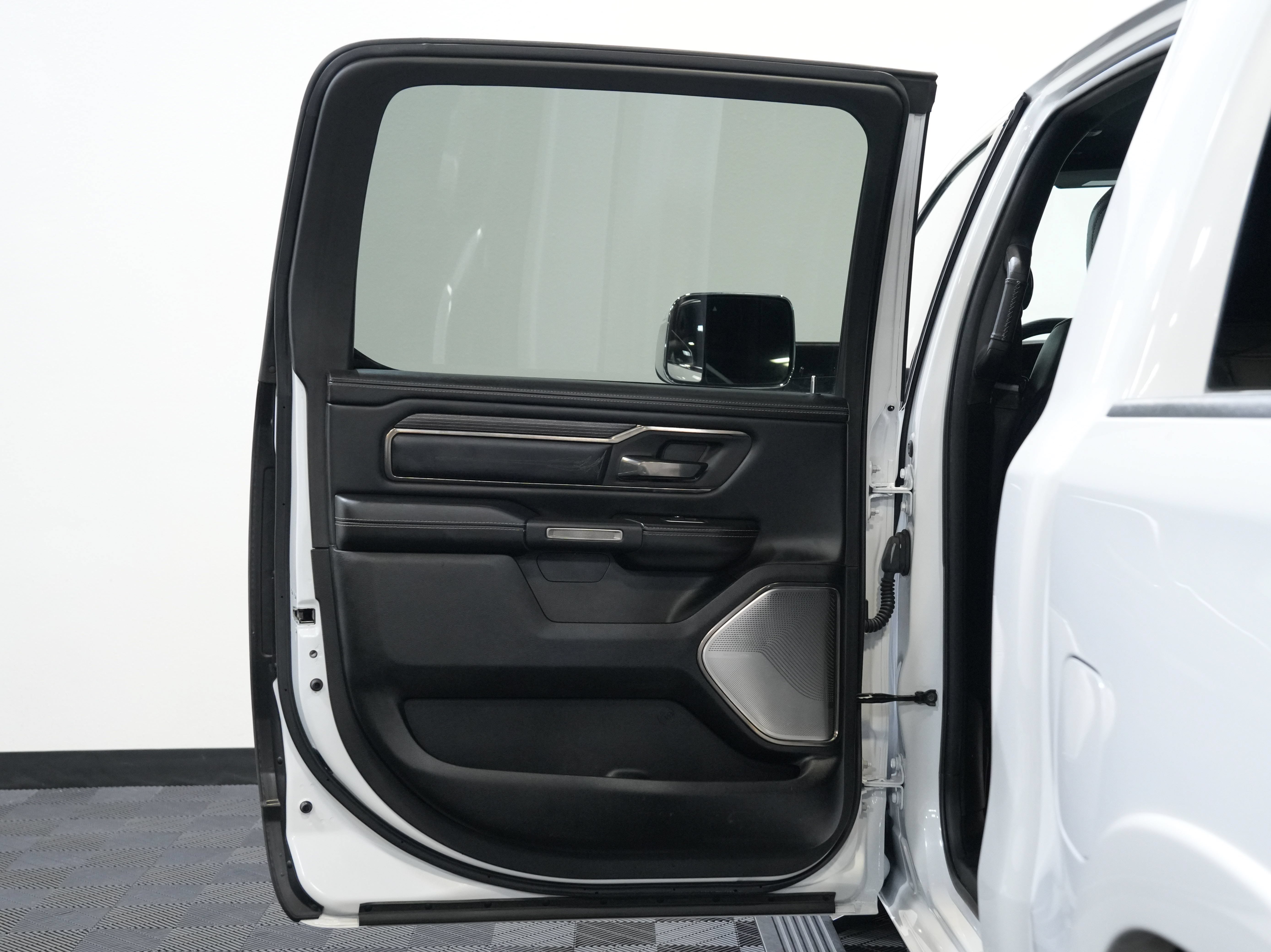 Used 2019 RAM 1500 Limited AWD/4WD image 28