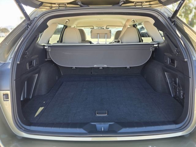 Used 2025 Subaru Outback Premium AWD/4WD image 12