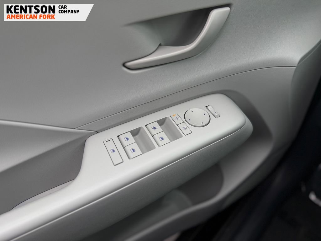 Used 2025 Hyundai Kona SEL image 24