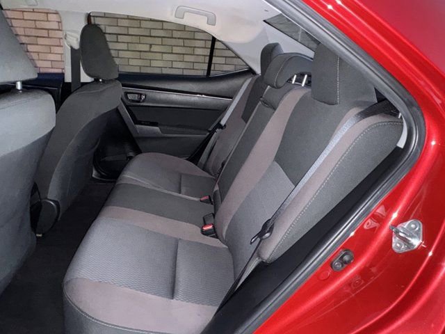 Used 2018 Toyota Corolla LE FWD image 28