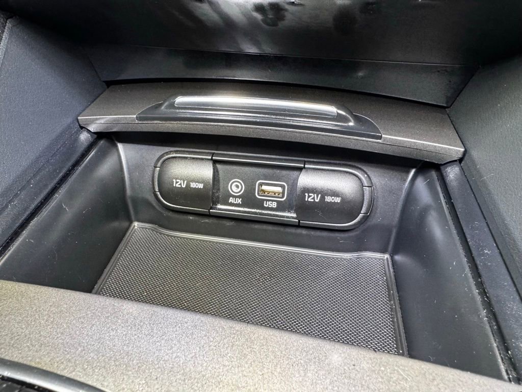 Used 2020 Kia Optima LX image 32