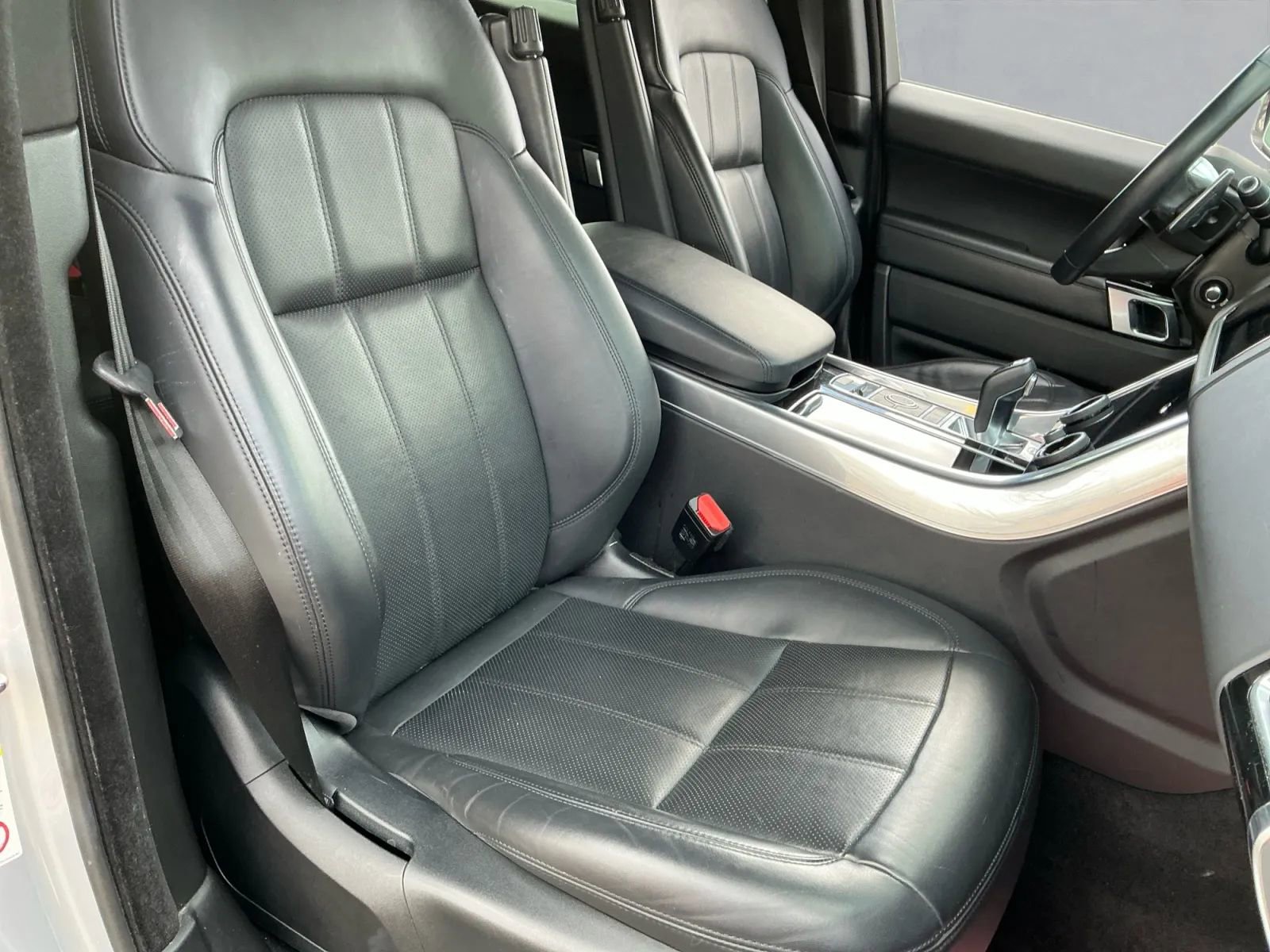 Used 2020 Land Rover Range Rover Sport HSE Dynamic image 21