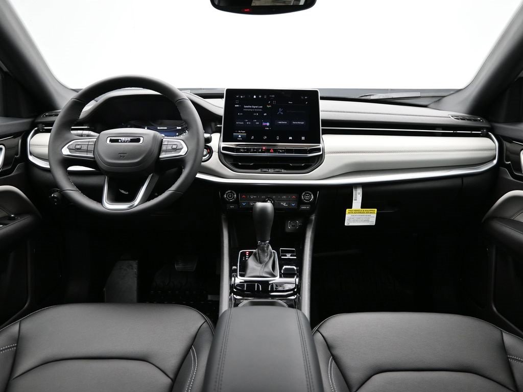 Certified 2025 Jeep Compass Limited image 21