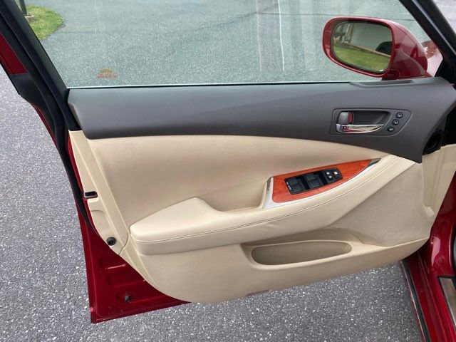 Used 2011 Lexus ES 350 image 10