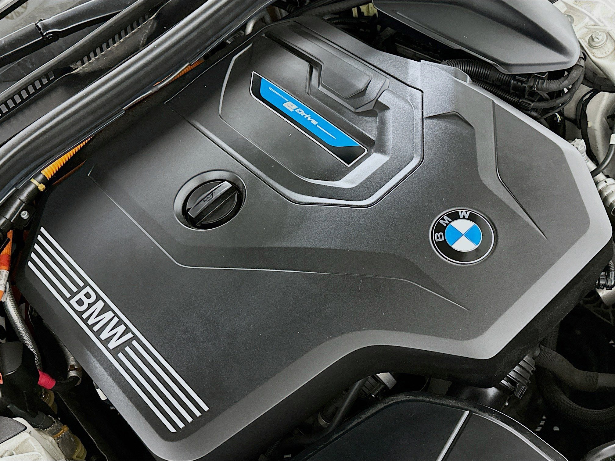 Used 2022 BMW 530e xDrive w/ Premium Package image 32