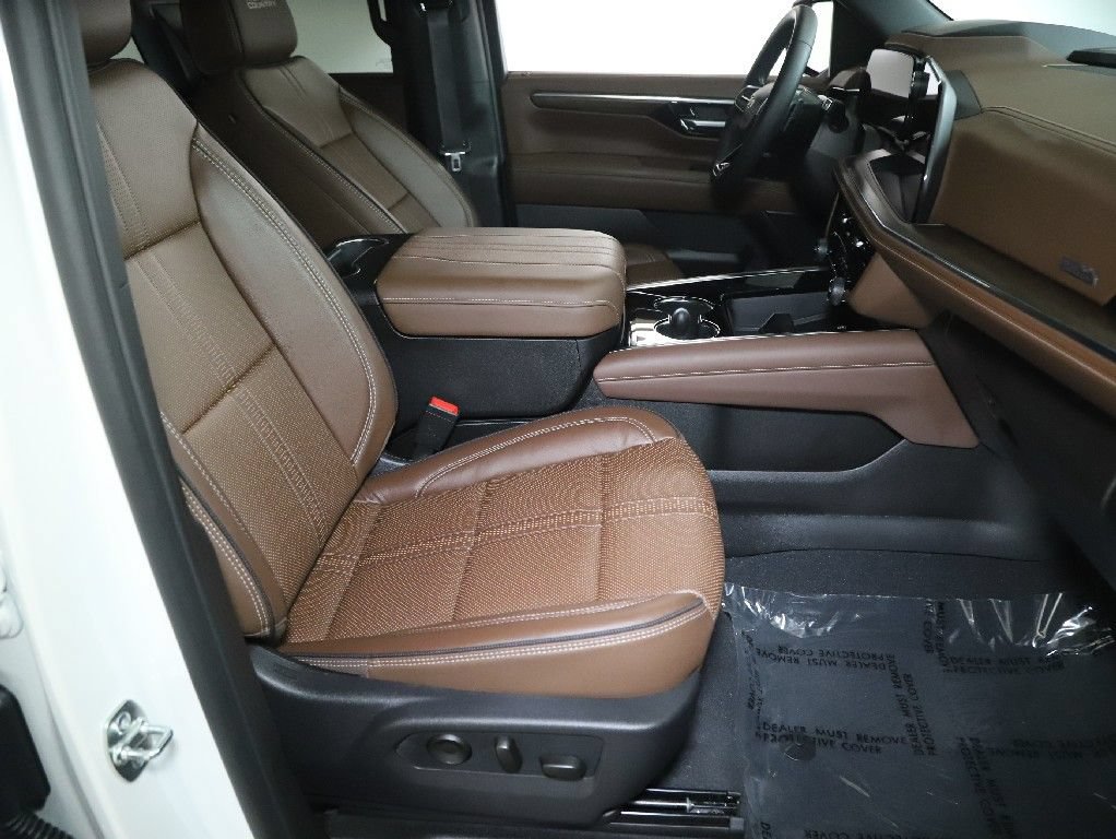 Used 2025 Chevrolet Tahoe High Country AWD/4WD image 38