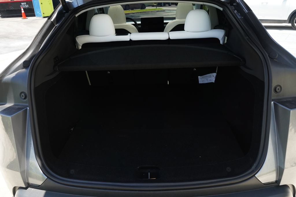 Used 2026 Tesla Model Y AWD image 11