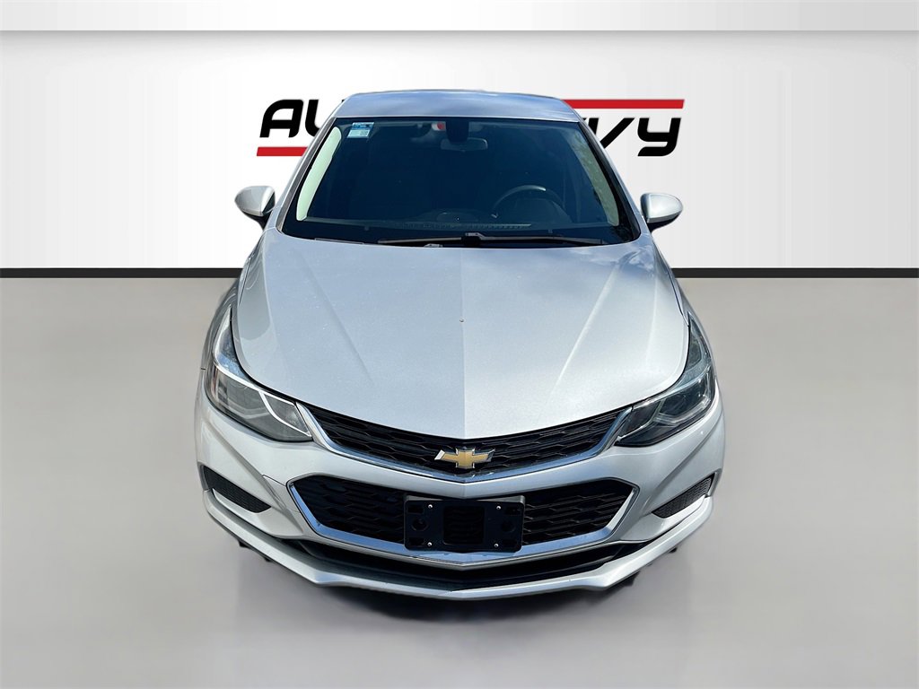 Used 2018 Chevrolet Cruze LT image 2