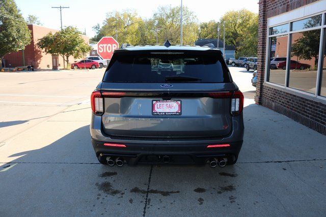New 2025 Ford Explorer ST image 6