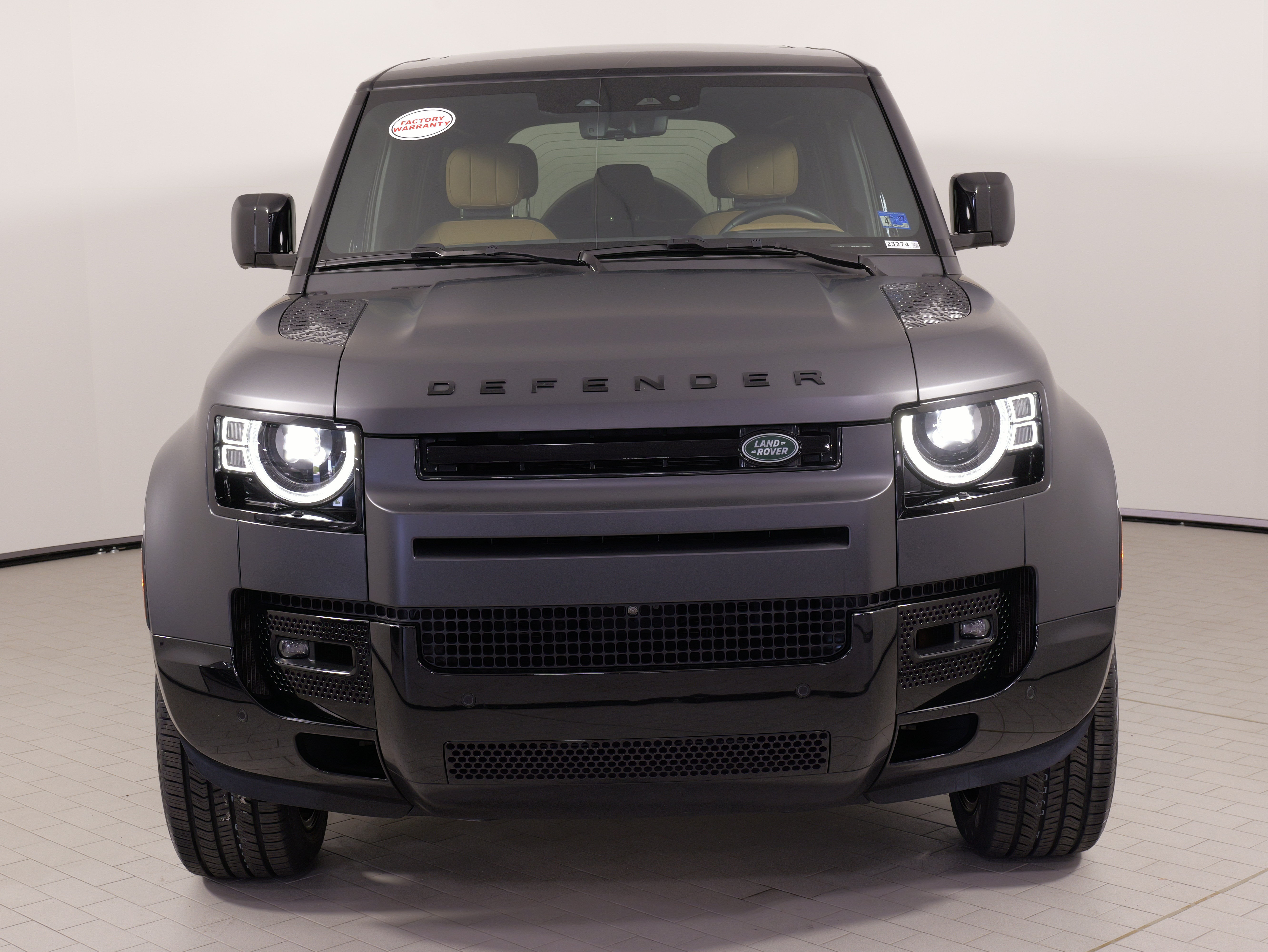 Used 2025 Land Rover Defender 110 V8 AWD/4WD image 5