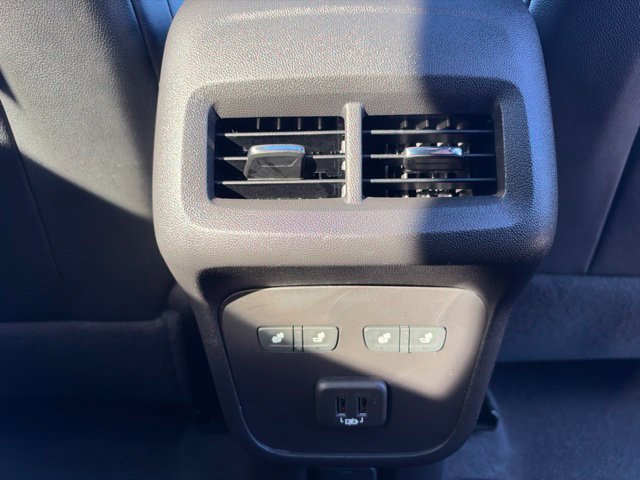 Used 2024 Chevrolet Equinox Premier AWD/4WD image 18
