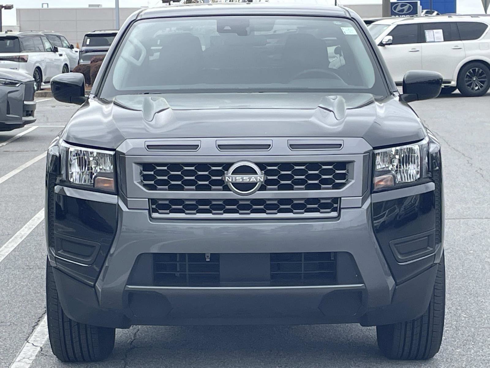 Used 2025 Nissan Frontier SV image 6