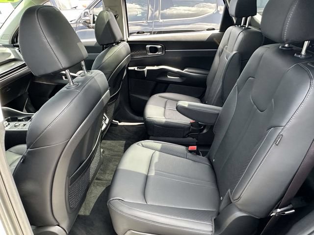 Used 2025 Kia Sorento EX w/ EX Panoramic Sunroof Package AWD/4WD image 18