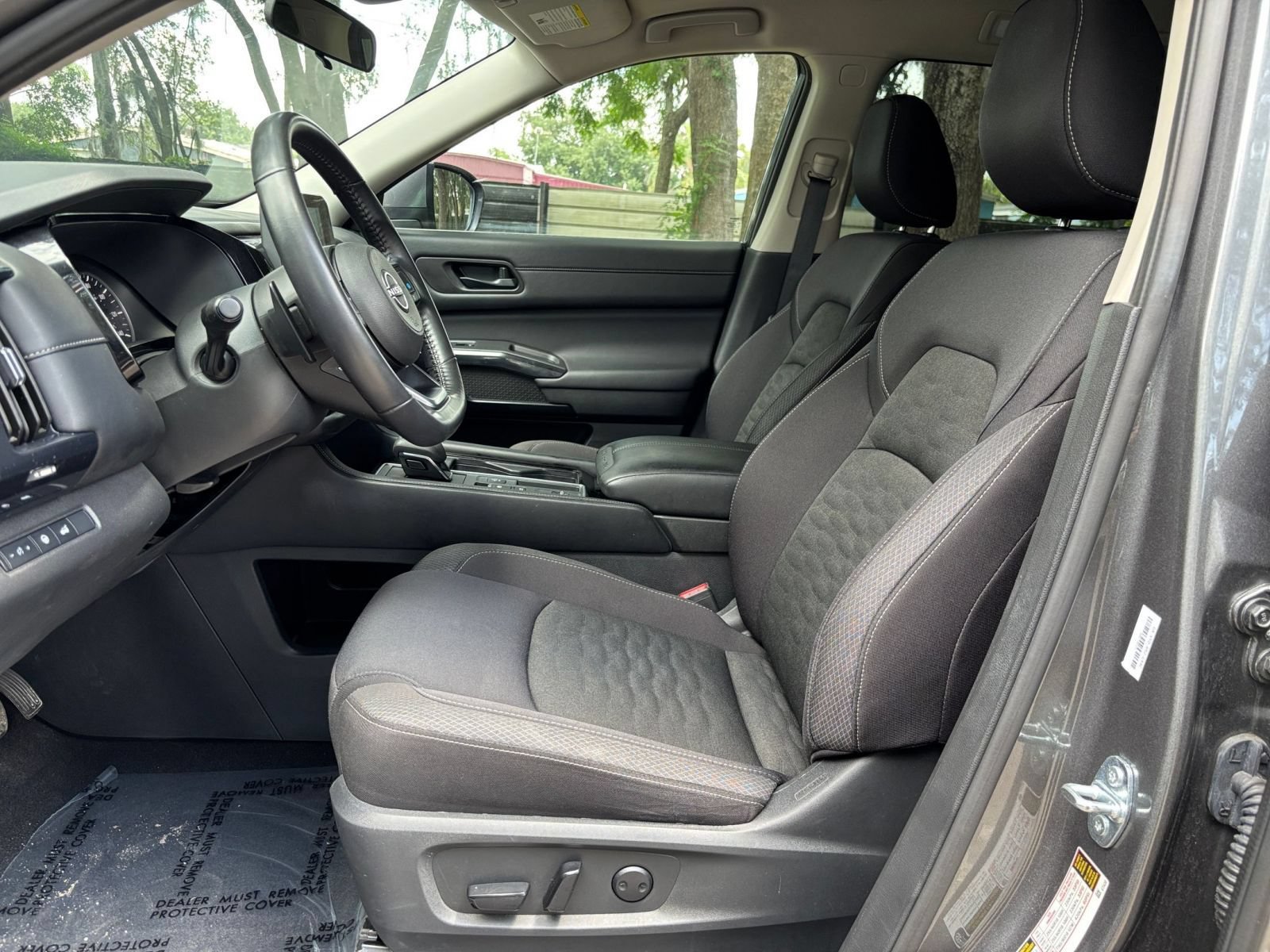 Used 2025 Nissan Pathfinder SV FWD image 28