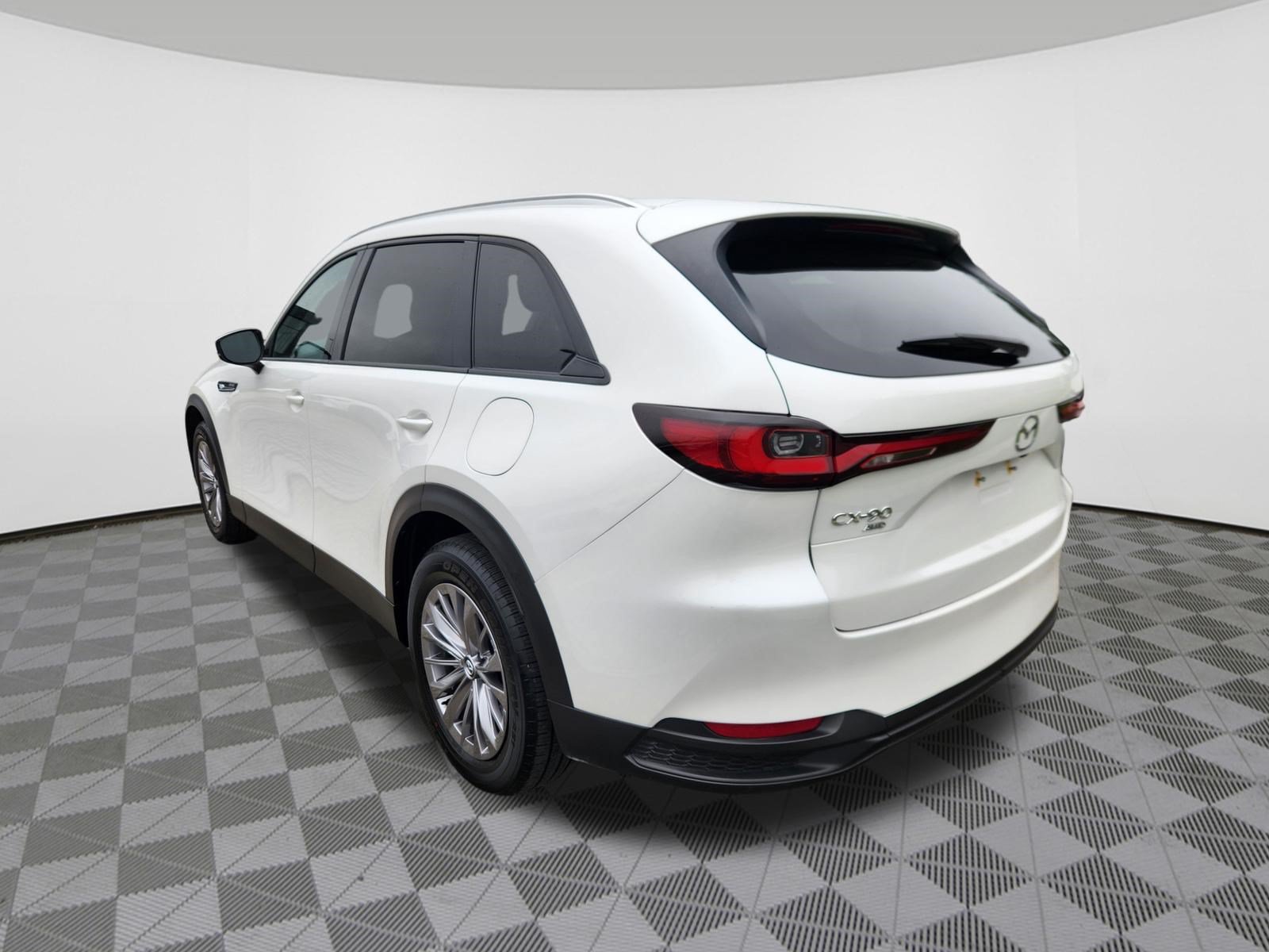 Certified 2024 MAZDA CX-90 Plug-In Hybrid w/ Preferred AWD/4WD image 3