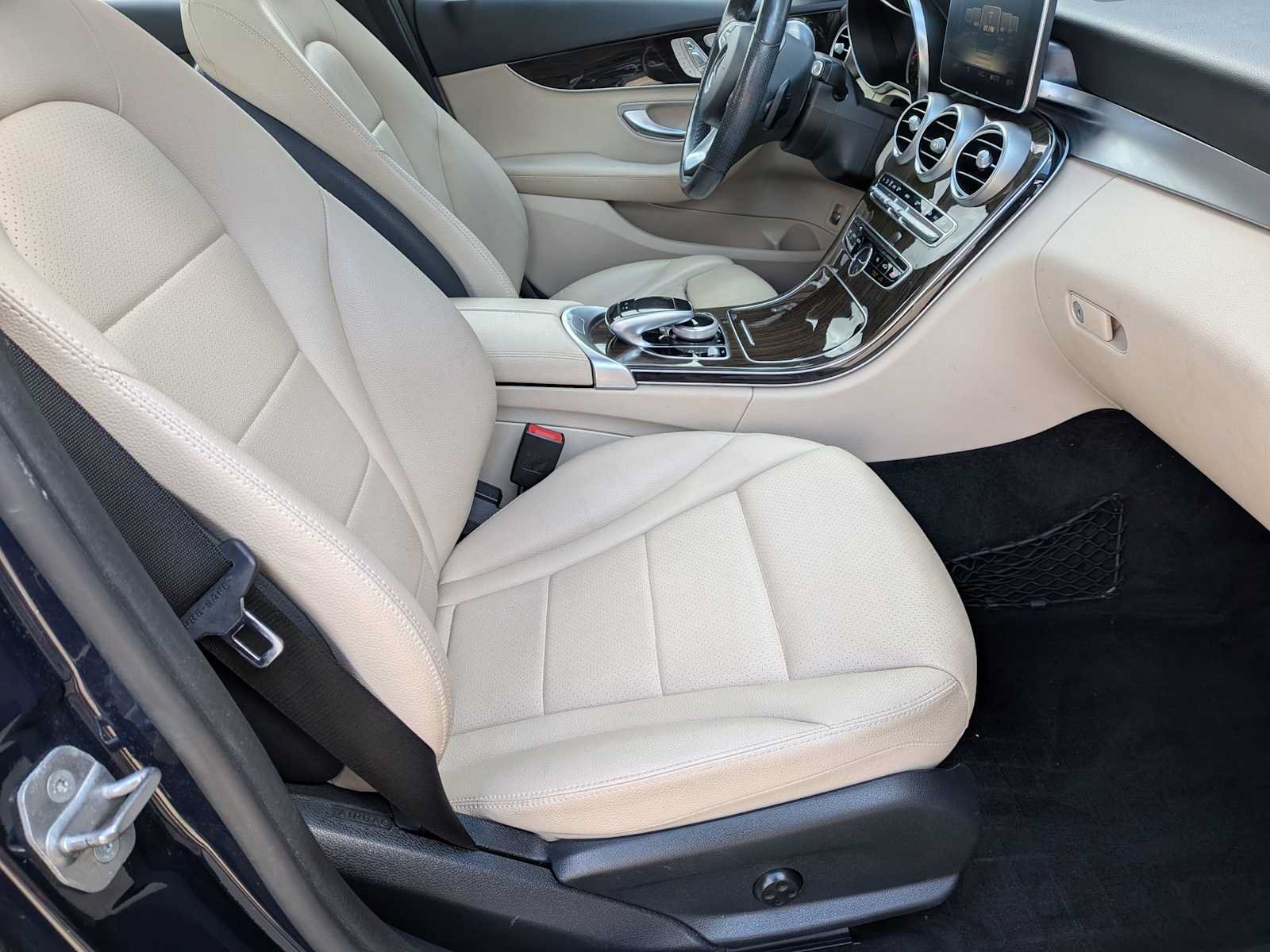 Used 2017 Mercedes-Benz C 300 4MATIC Sedan image 28