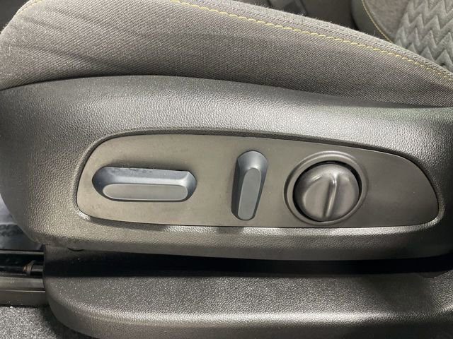 Used 2023 Chevrolet Equinox LT image 12