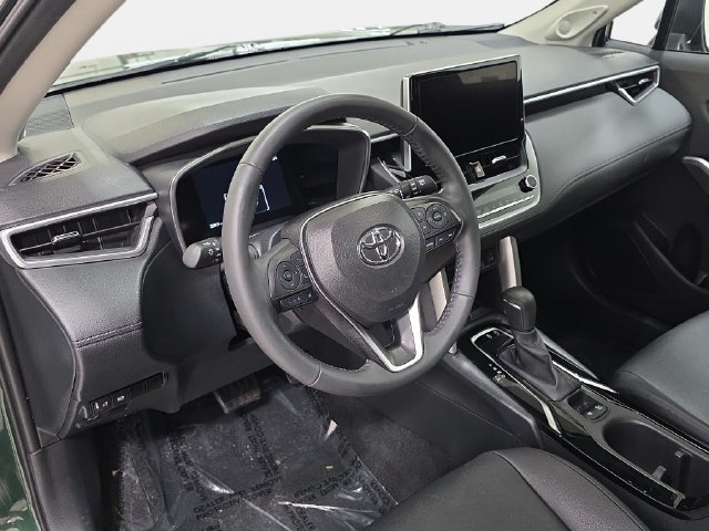 Used 2024 Toyota Corolla Cross XLE w/ Convenience Package AWD/4WD image 16