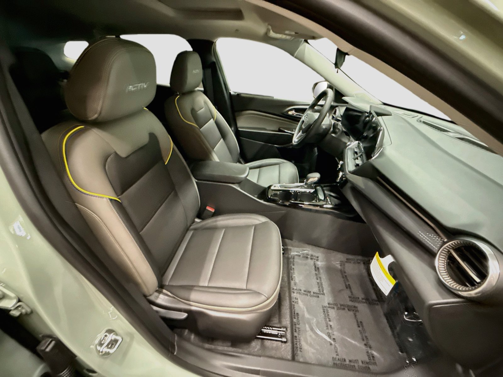 New 2026 Chevrolet Trax ACTIV w/ Sunroof Package FWD image 31