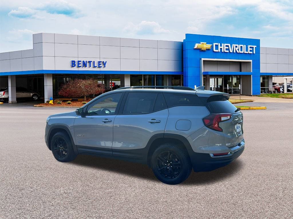 Used 2024 GMC Terrain AT4 image 3