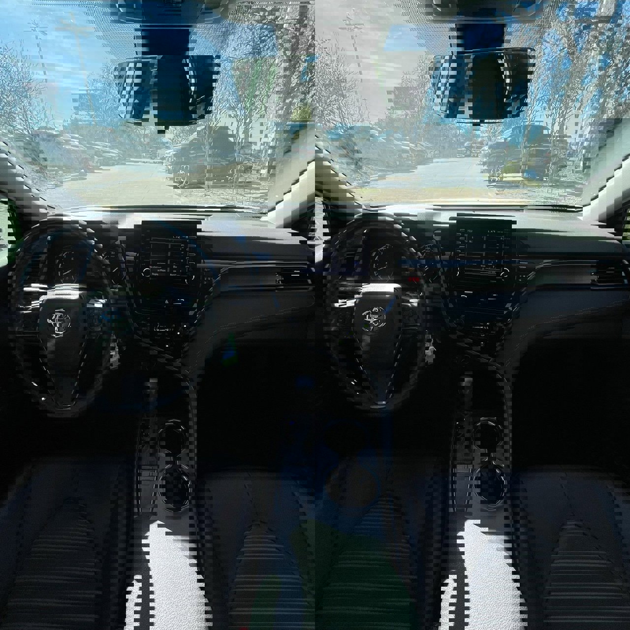 Used 2024 Toyota Camry SE image 10