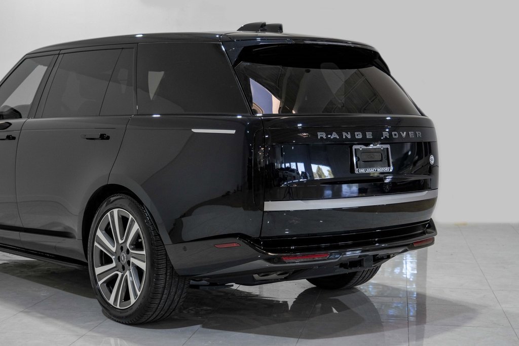 Used 2023 Land Rover Range Rover SV image 12