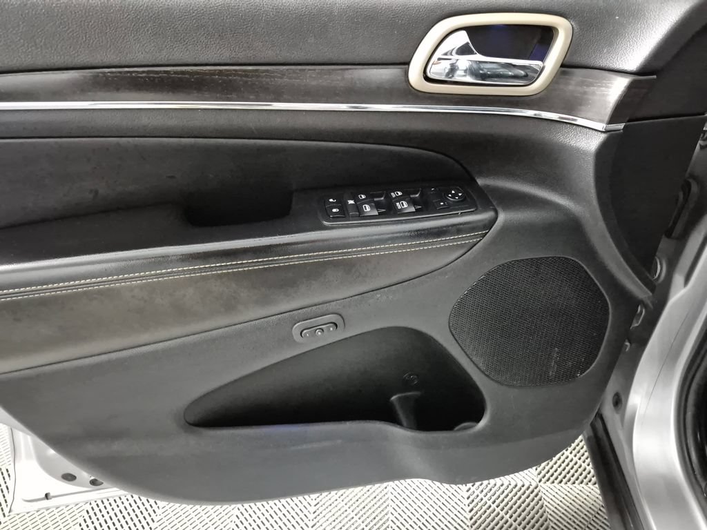 Used 2014 Jeep Grand Cherokee Limited AWD/4WD image 15