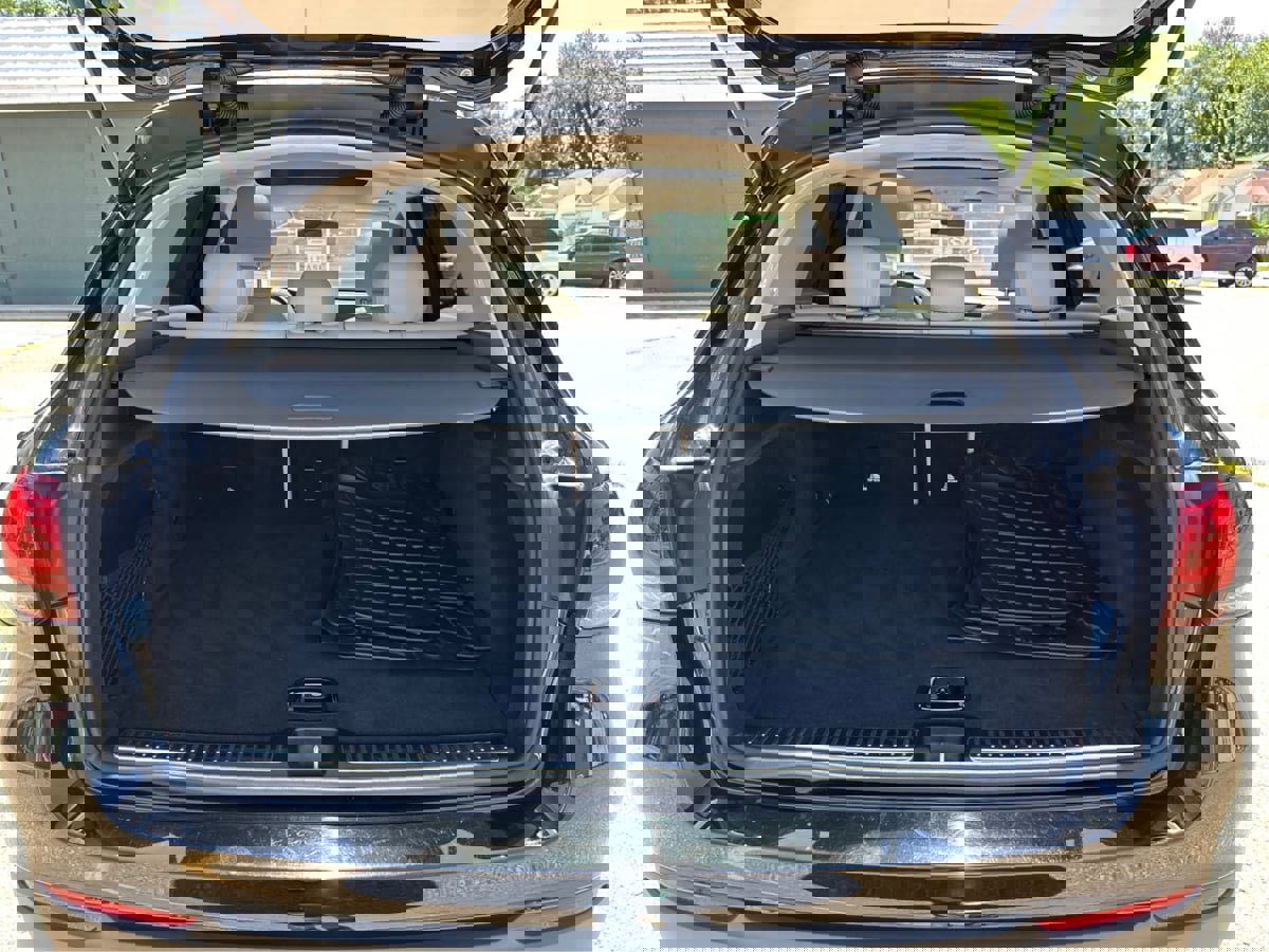 Used 2020 Mercedes-Benz GLC 300 4MATIC w/ Premium Package image 14