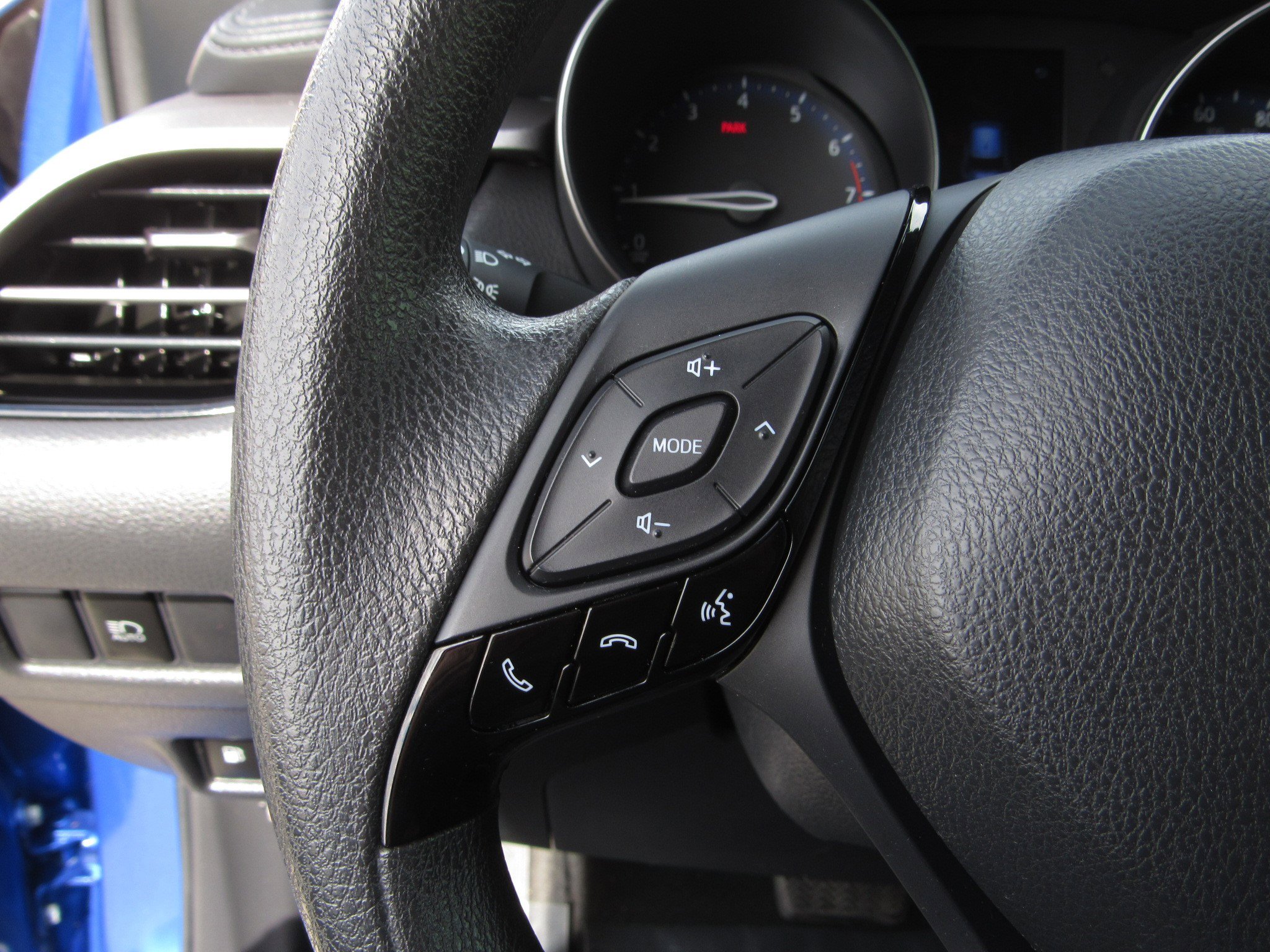 Used 2020 Toyota C-HR LE image 22