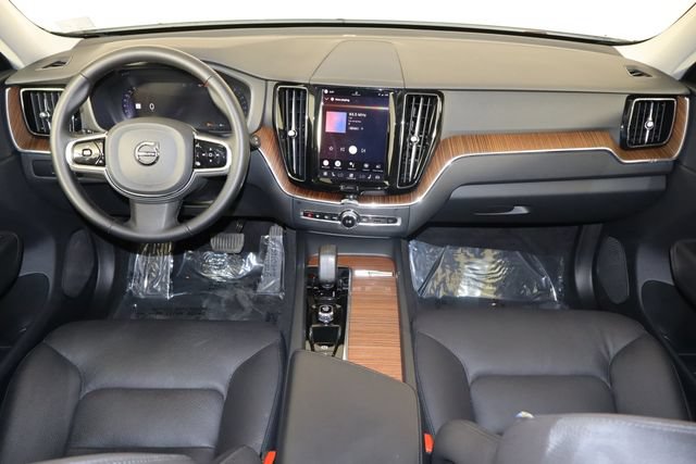 Used 2024 Volvo XC60 B5 Plus AWD/4WD image 11