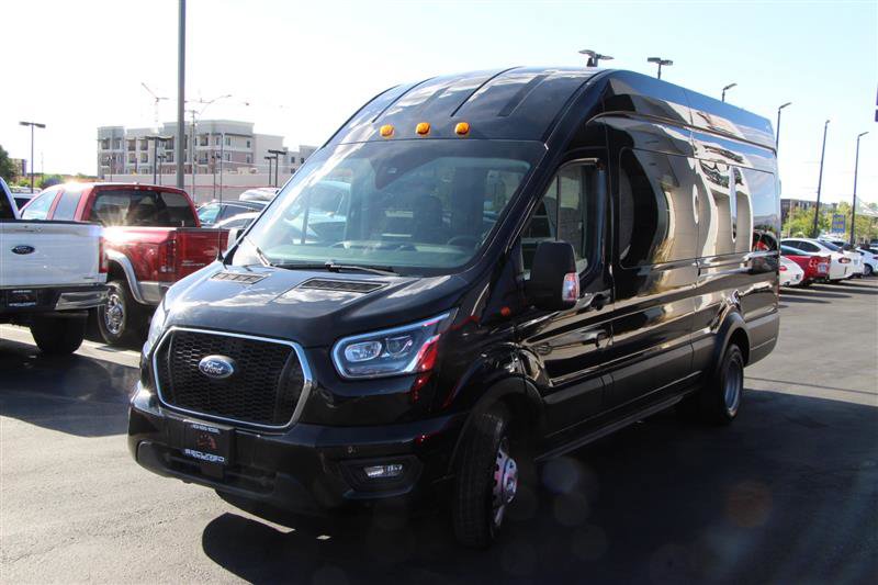 Used 2023 Ford Transit 350 XLT image 3