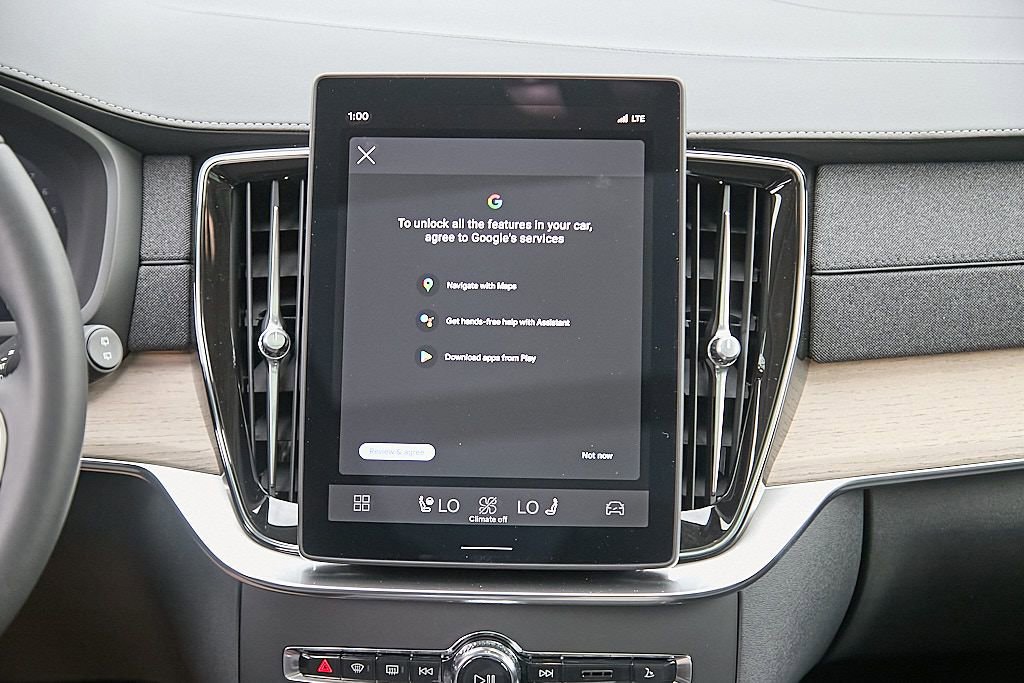 New 2026 Volvo XC90 B6 Plus w/ Protection Package image 28