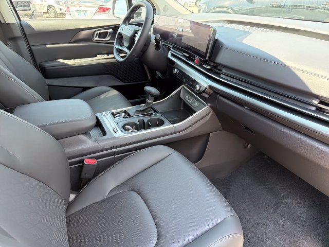 New 2027 Kia Carnival SX w/ Dark Edition Package FWD image 22