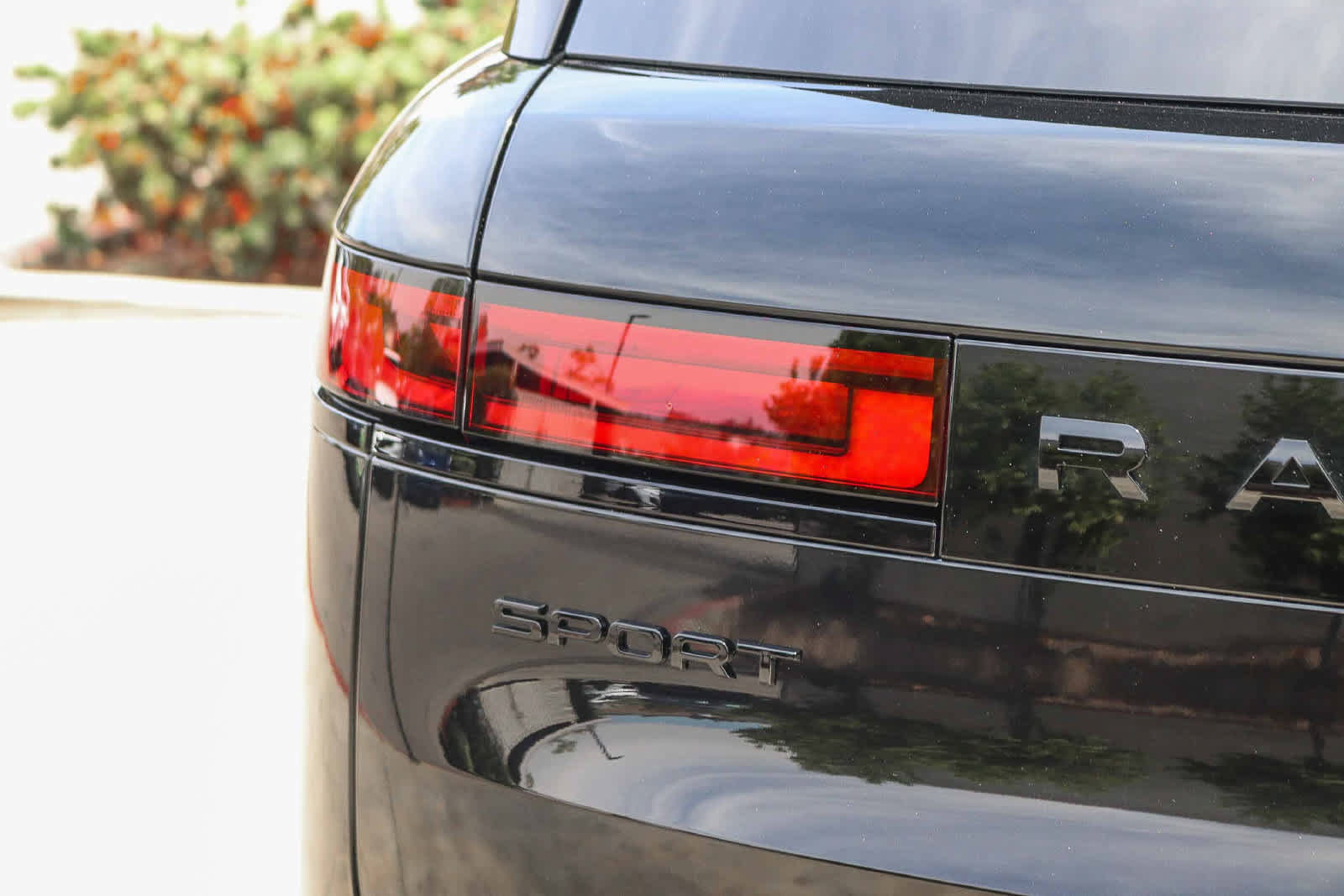 New 2026 Land Rover Range Rover Sport Dynamic SE AWD/4WD image 6