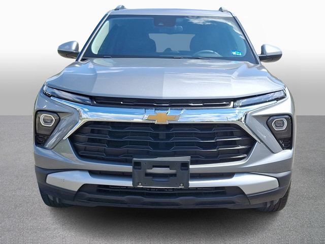 Used 2025 Chevrolet TrailBlazer LT AWD/4WD image 2