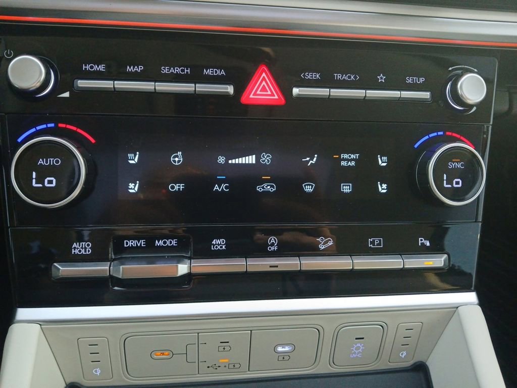 Used 2024 Hyundai Santa Fe Calligraphy image 22