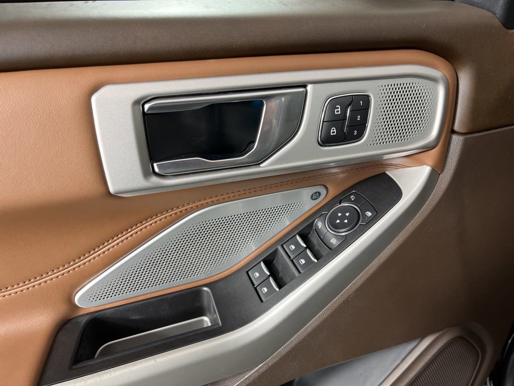 Used 2022 Ford Explorer King Ranch w/ Technology Package image 26