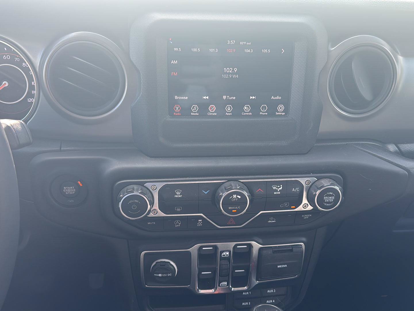 Used 2023 Jeep Wrangler Unlimited Sport AWD/4WD image 13