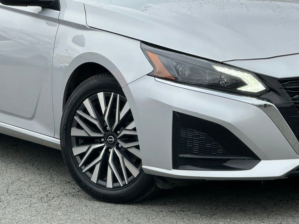 Used 2024 Nissan Altima 2.5 SV image 35