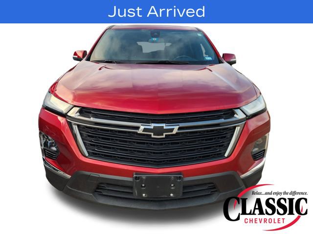 Used 2023 Chevrolet Traverse LT image 3
