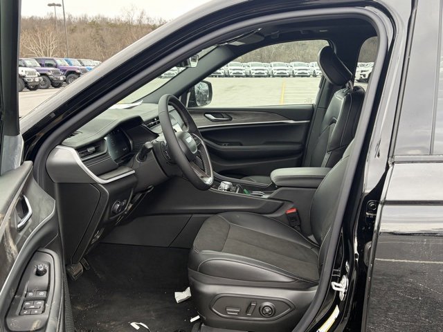 New 2026 Jeep Grand Cherokee Laredo image 15